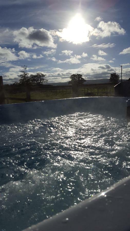 Ruth'S Refresh Country Retreat With Private Hot Tub Villa Шрусбъри Екстериор снимка